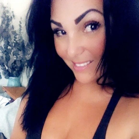 Meet your Posher, Delores - Picture 1 of 1